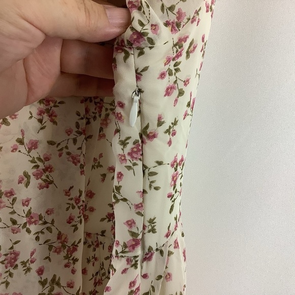 Petal & Pup Long Sleeve Floral V-Neck Maxi Dress - Picture 6 of 6